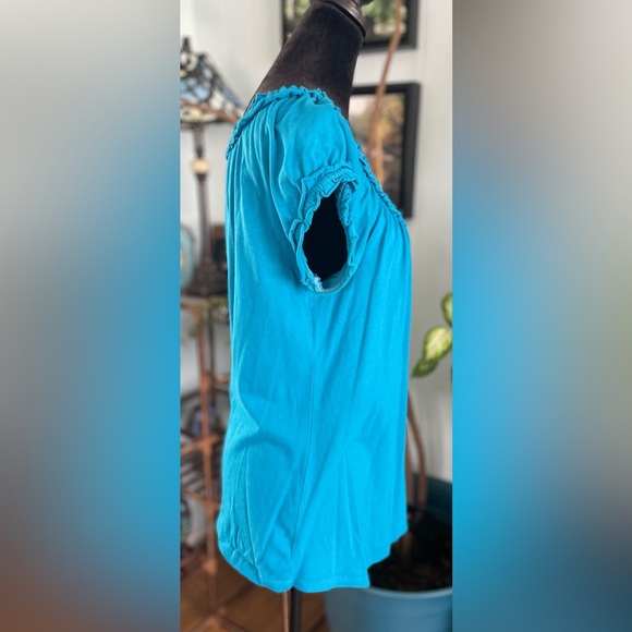 Scoop Ruffle Neck Short Cap Sleeve Top - Picture 3 of 6